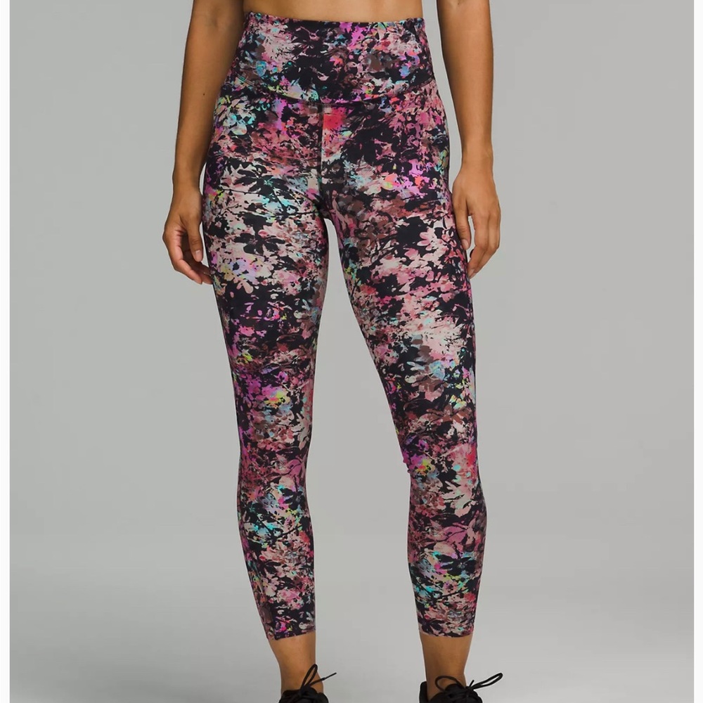 Lululemon Base Pace High-Rise Leggings, 25 inch, Size 6, Stencil Blossom Multi